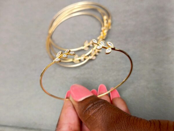 Bracelets dorées élégantes