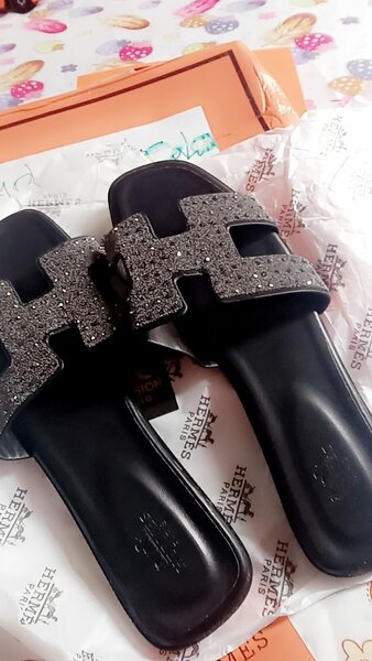 Sandales élégantes en cuir noir