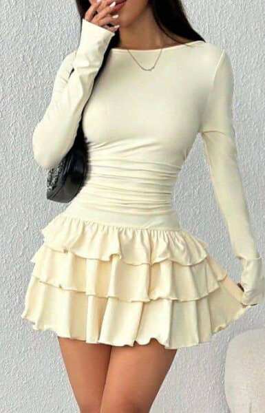 Robe moulante à volants élégante