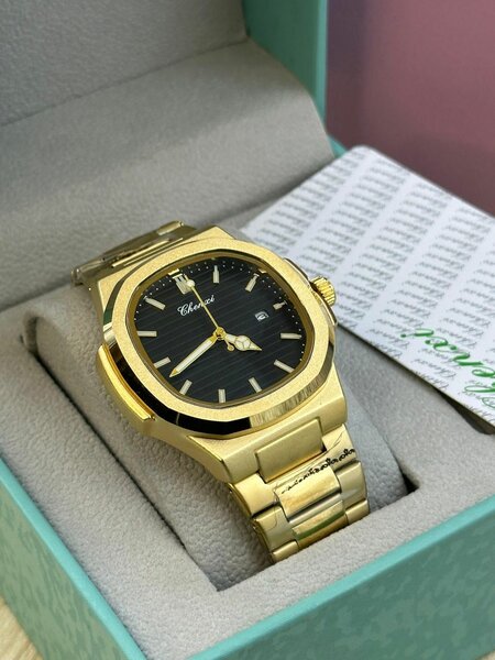 Montre homme luxe en or - bracelet métallisé