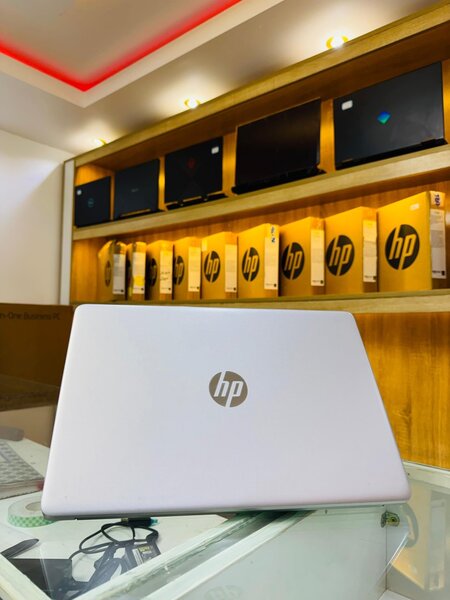 HP LAPTOP 15