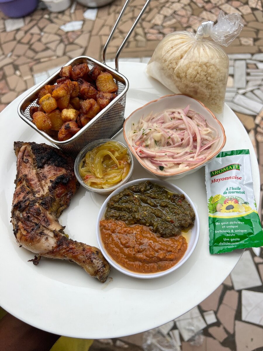 1/4 poulet braisé + alloco+ati