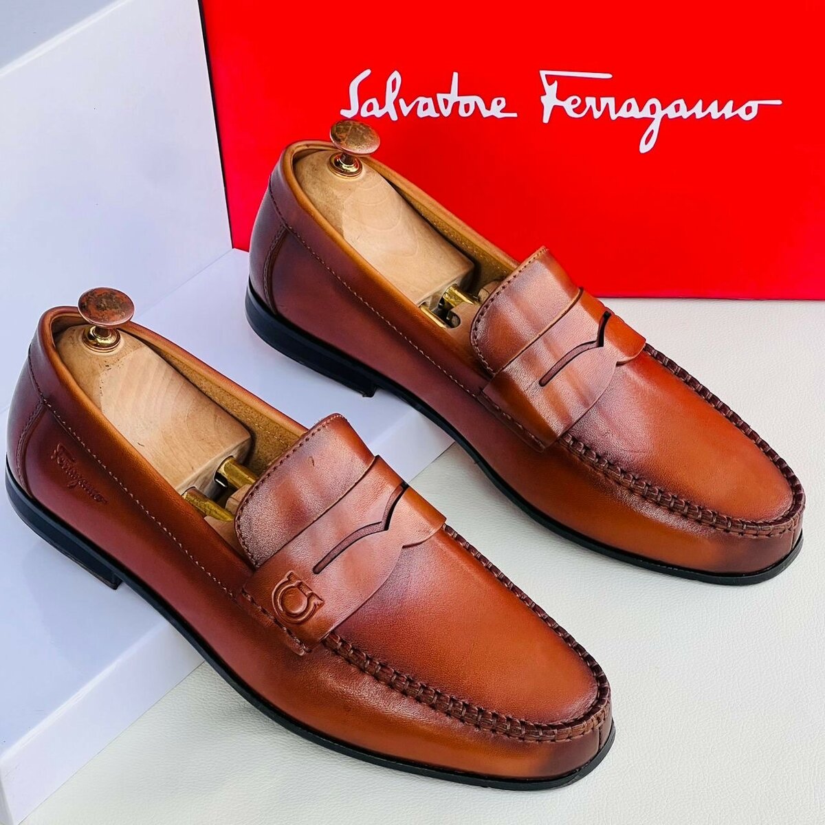 Mens Feragamo easy wear shoe