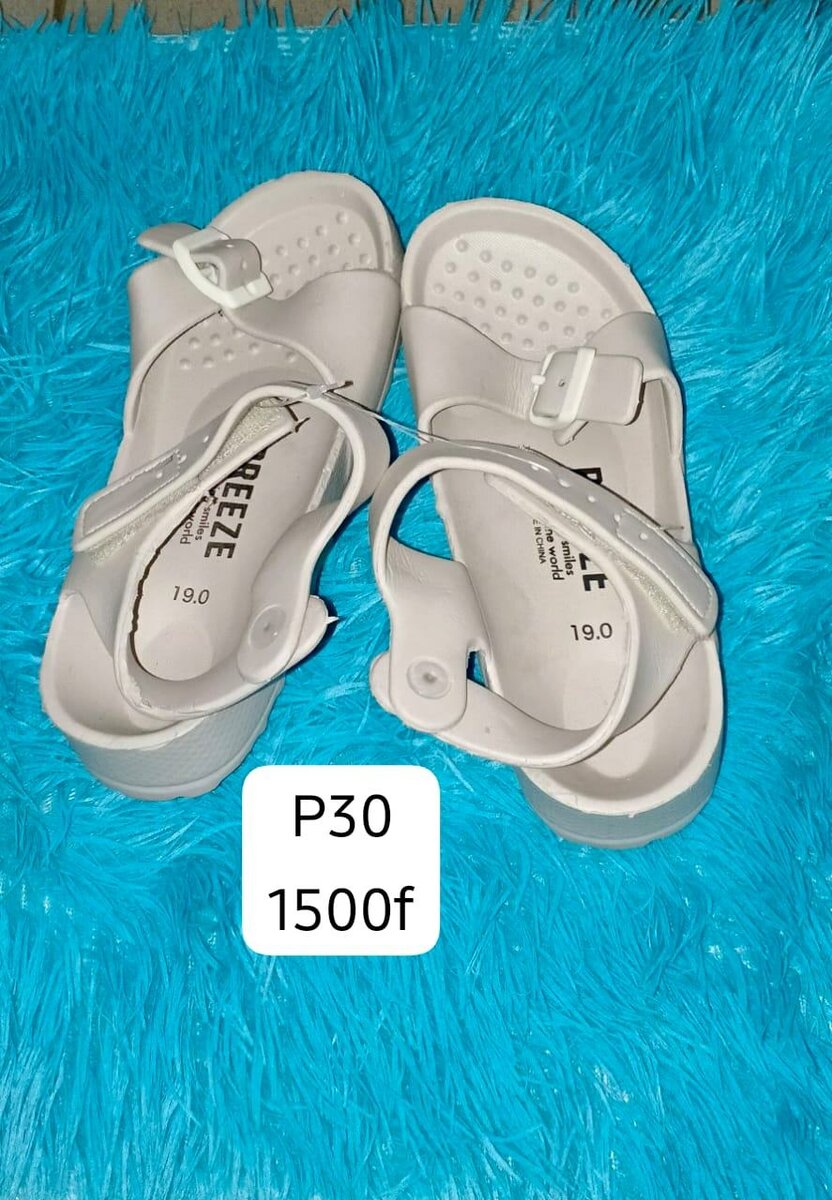 Sandales colorées pour enfants