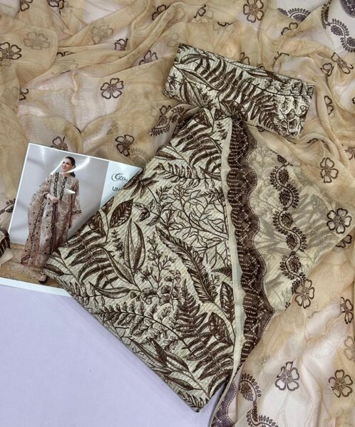 Lady's 3pc Unstich Suit Lawn Colection 2025