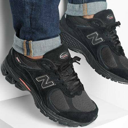 Baskets Homme New Balance Noires