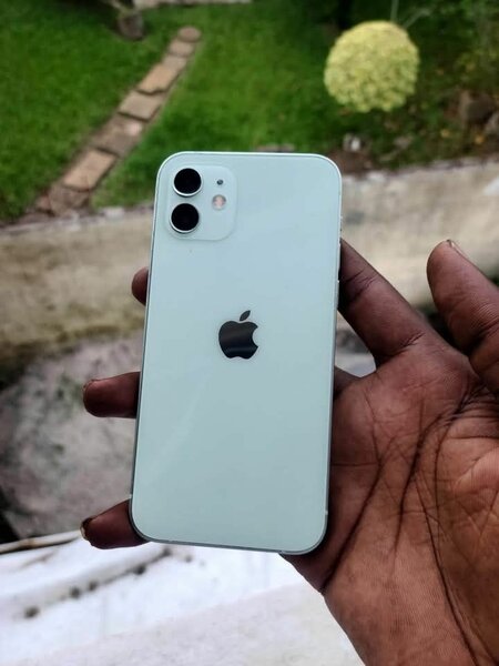 iPhone 12 Blanc 64Go Débloqué