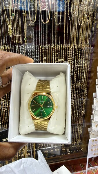 Montre en or élégante