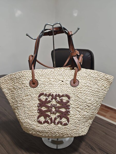 Sac cabas en paille avec logo marron