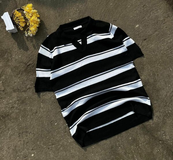 Polo rayé noir et blanc