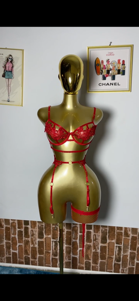 Ensemble lingerie rouge dentelle