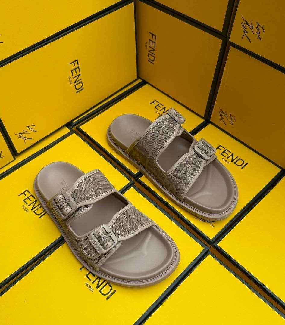 Sandales Fendi élégantes