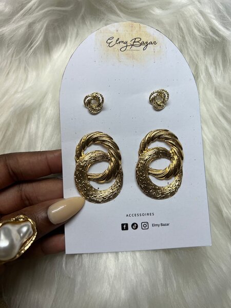 Boucles d'oreilles dorées élégantes