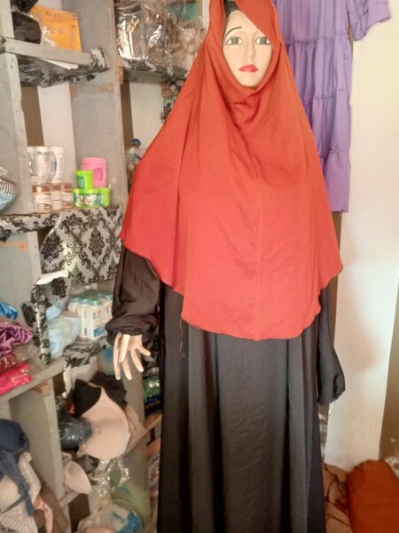 Abaya et hijab élégant