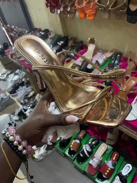 Sandales à talons élégantes