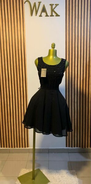 Robe noire élégante soirée