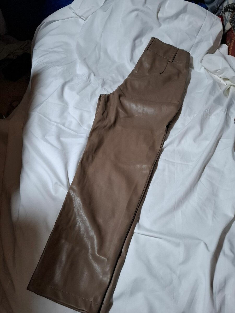 Брюки из эко-кожы