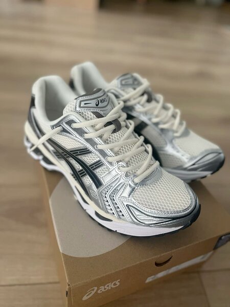 Baskets ASICS blanches homme