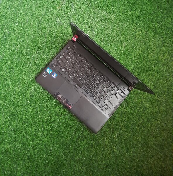 Cute & light like paper  Toshiba Dynabook