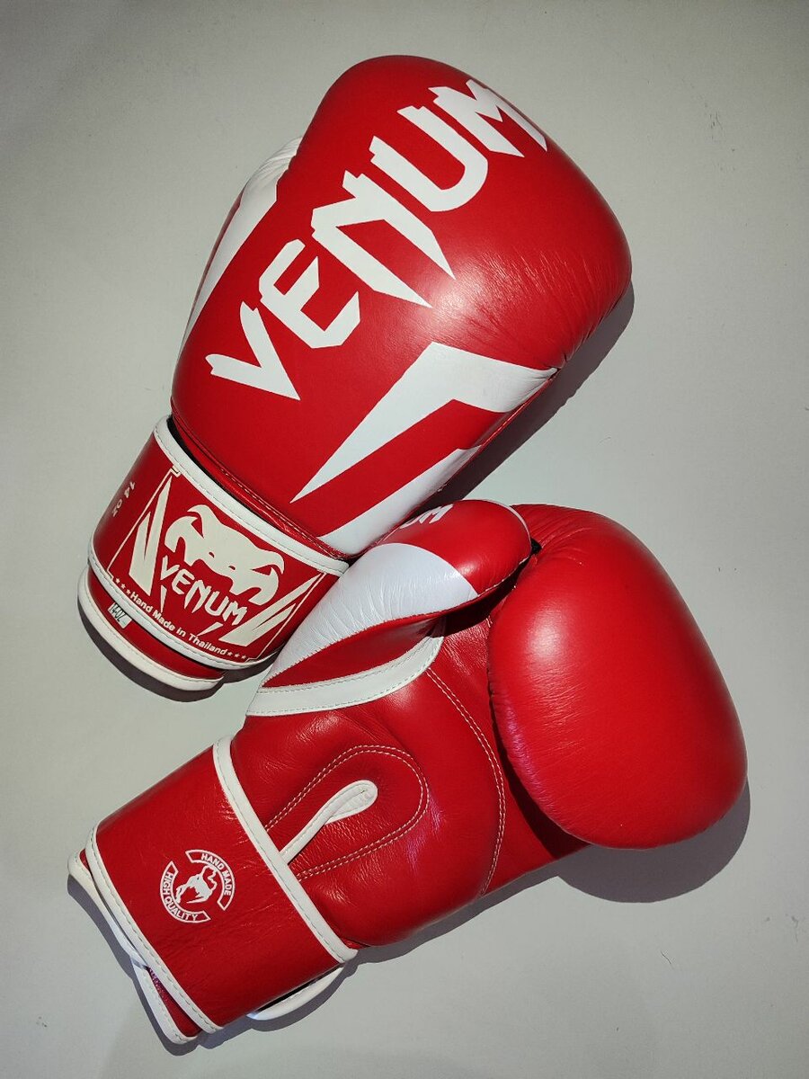 Боксерские перчатки