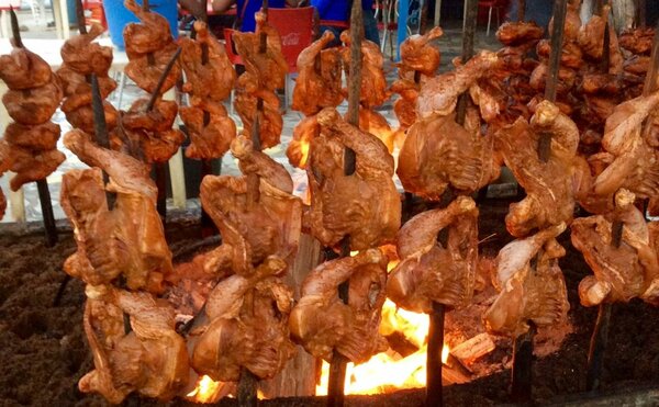 Poulet et poisson piqué