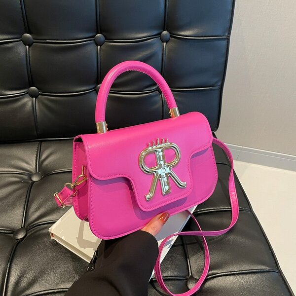 Stylish and fashionable women's bag pink