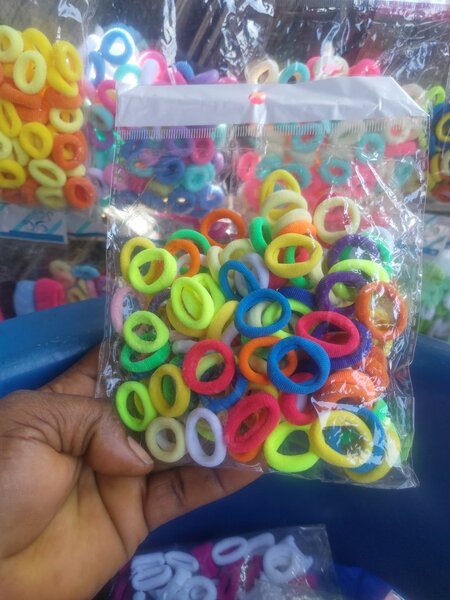 Élastiques à cheveux colorés