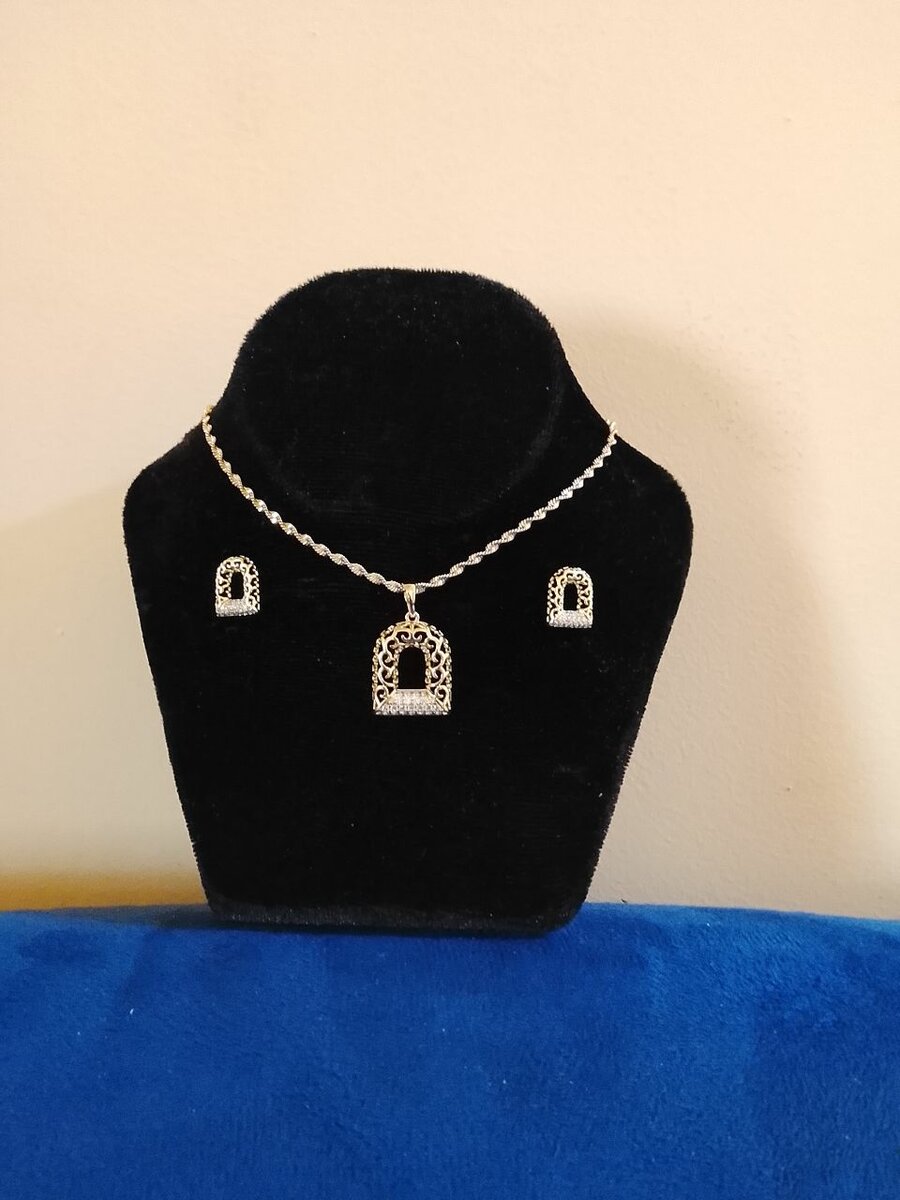 Parure Collier et Boucles d'Oreilles