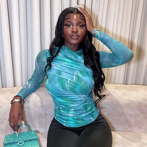 Top à manches longues modernes