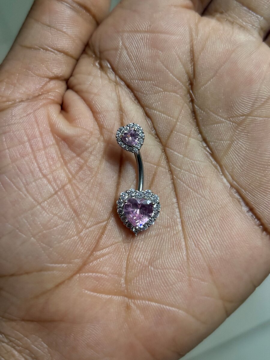 Piercing nombril cœur rose