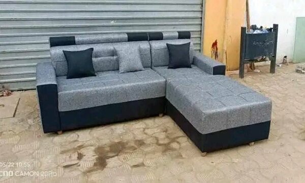 Canapé d'angle gris et noir en tissu