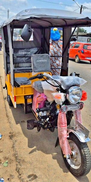 Tricycle motorisé APEKE
