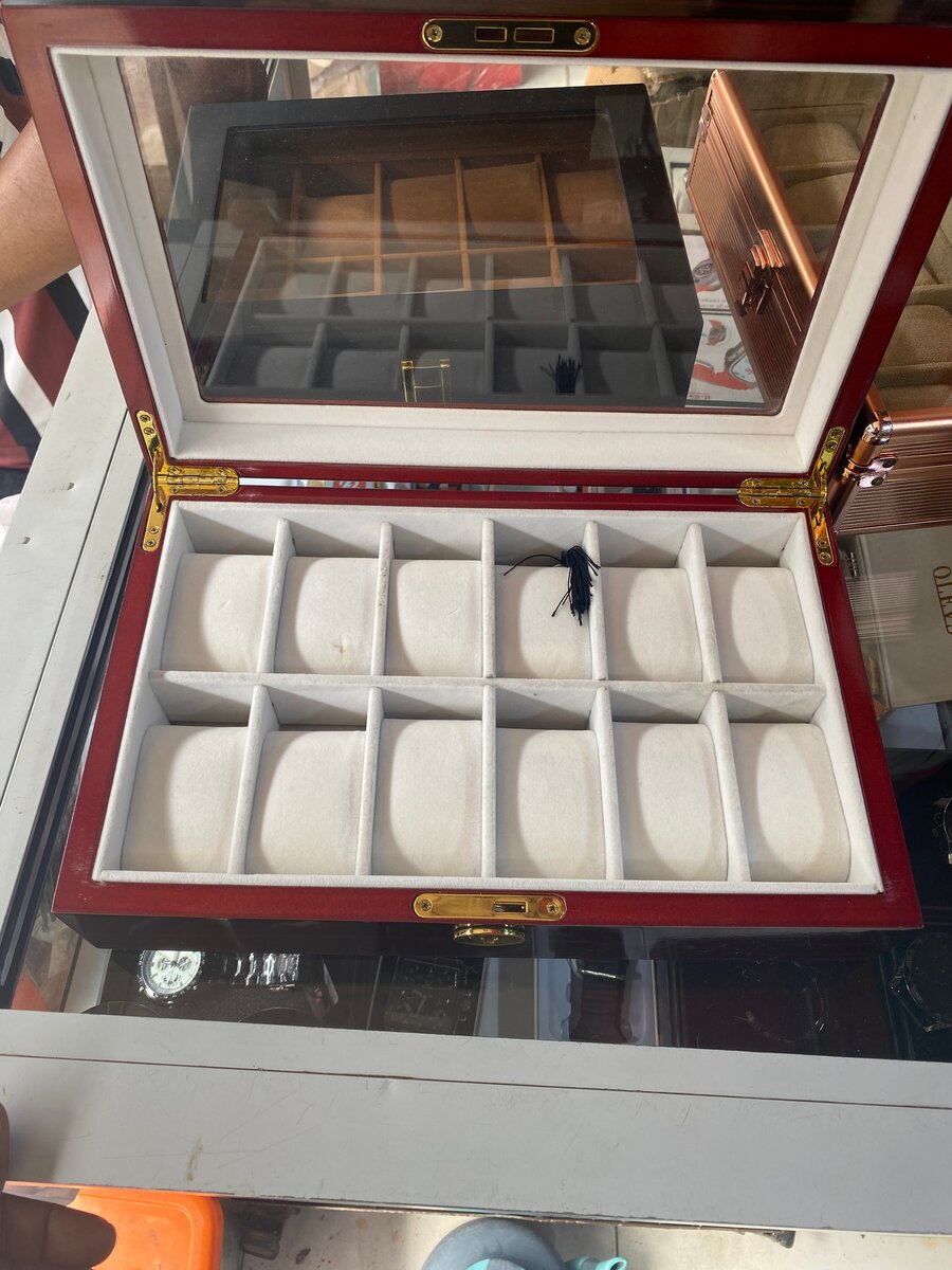 Boîte à Montres en Bois Élegante