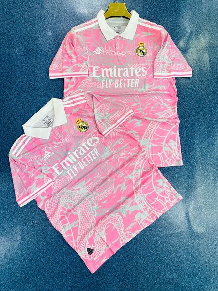 Maillot de foot Real Madrid rose