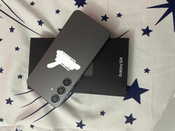 Samsung Galaxy S24 Smartphone