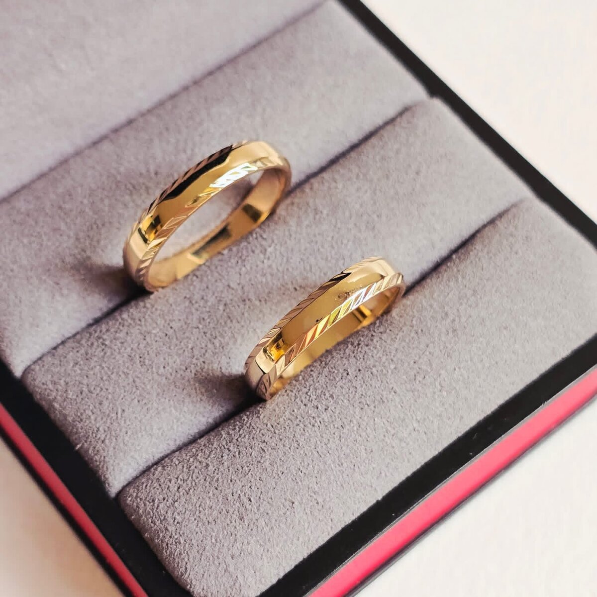 Bagues de fiançailles luxueuses