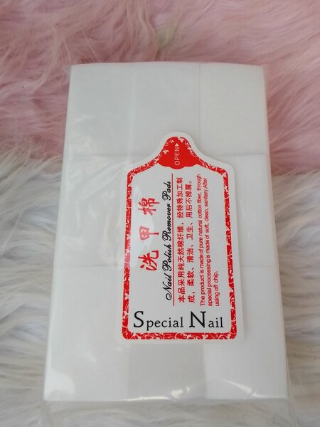 Tampons démaquillants ongles