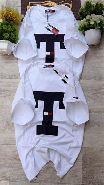 T-shirts imprimés modernes