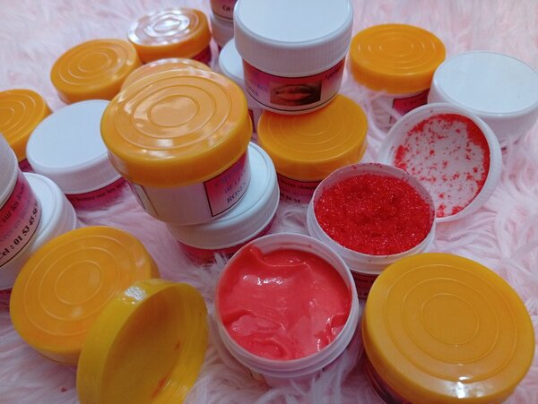 Duo lèvres rose  (gommage+crème)