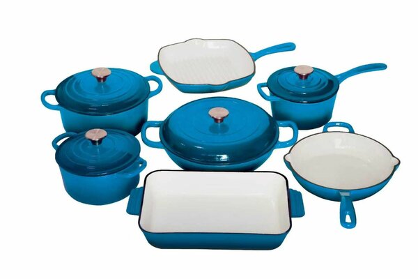 Cast iron cookware sets