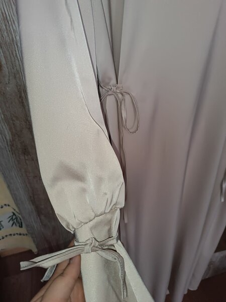 Платье бежево-пудры цвет