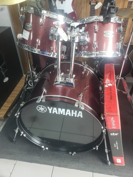 Yamaha Drum Kit Set