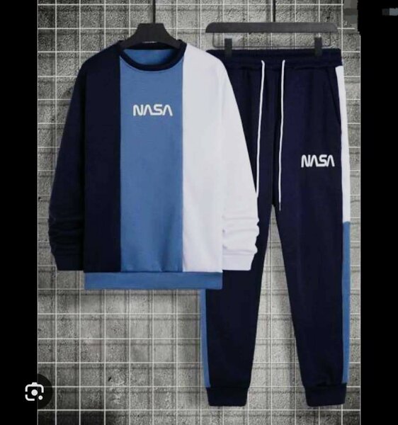 Ensemble de survêtement moderne