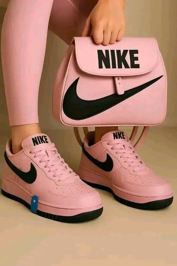 Sneakers et sac en cuir