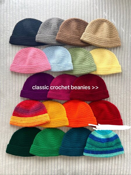 Bonnets en crochet pastel