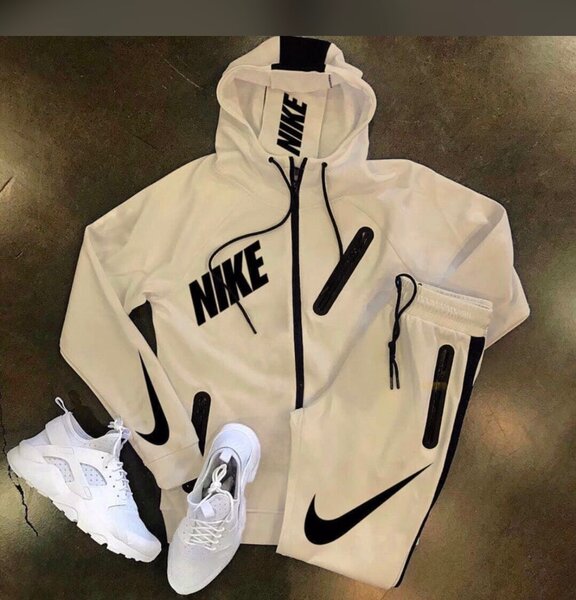 Ensemble de survêtement sportif