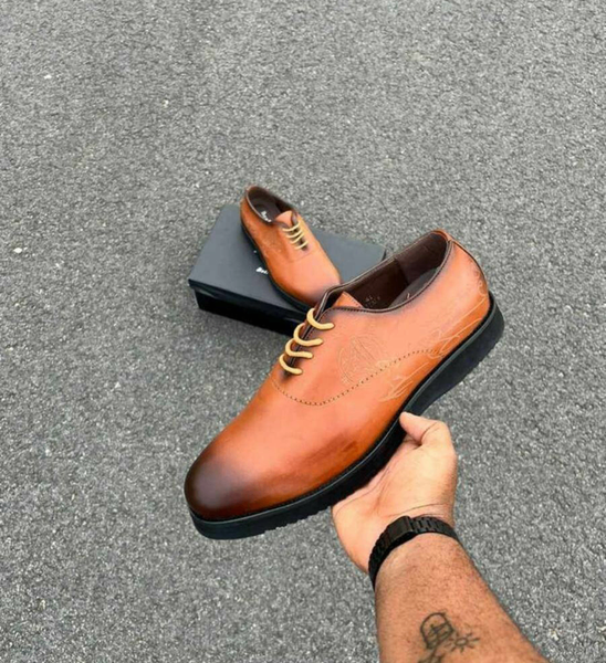 Chaussures habillées en cuir élégant