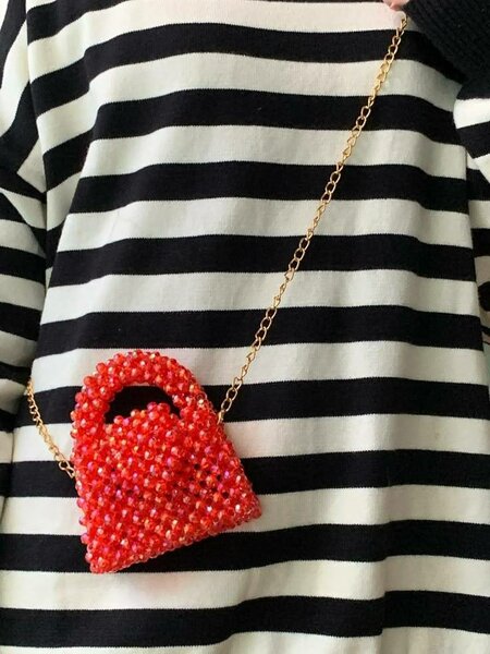 Mini sac perlé rouge élégant