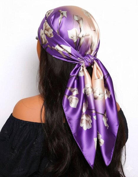 Foulard en satin fleuri