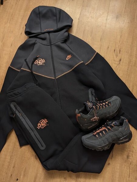 Survêtement Nike Sportstyle